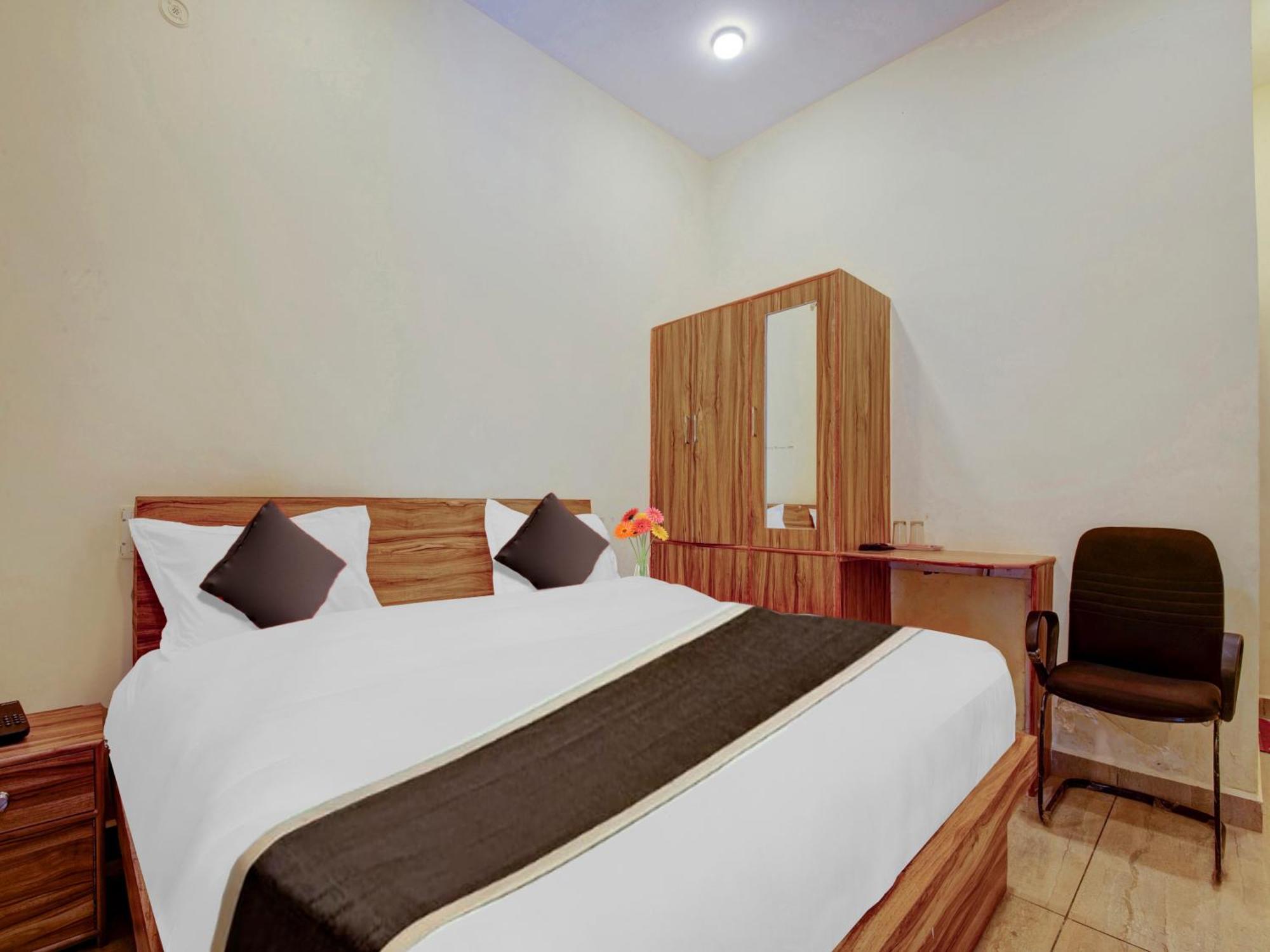 Hotel Kailasha Uttarkāshi Kültér fotó