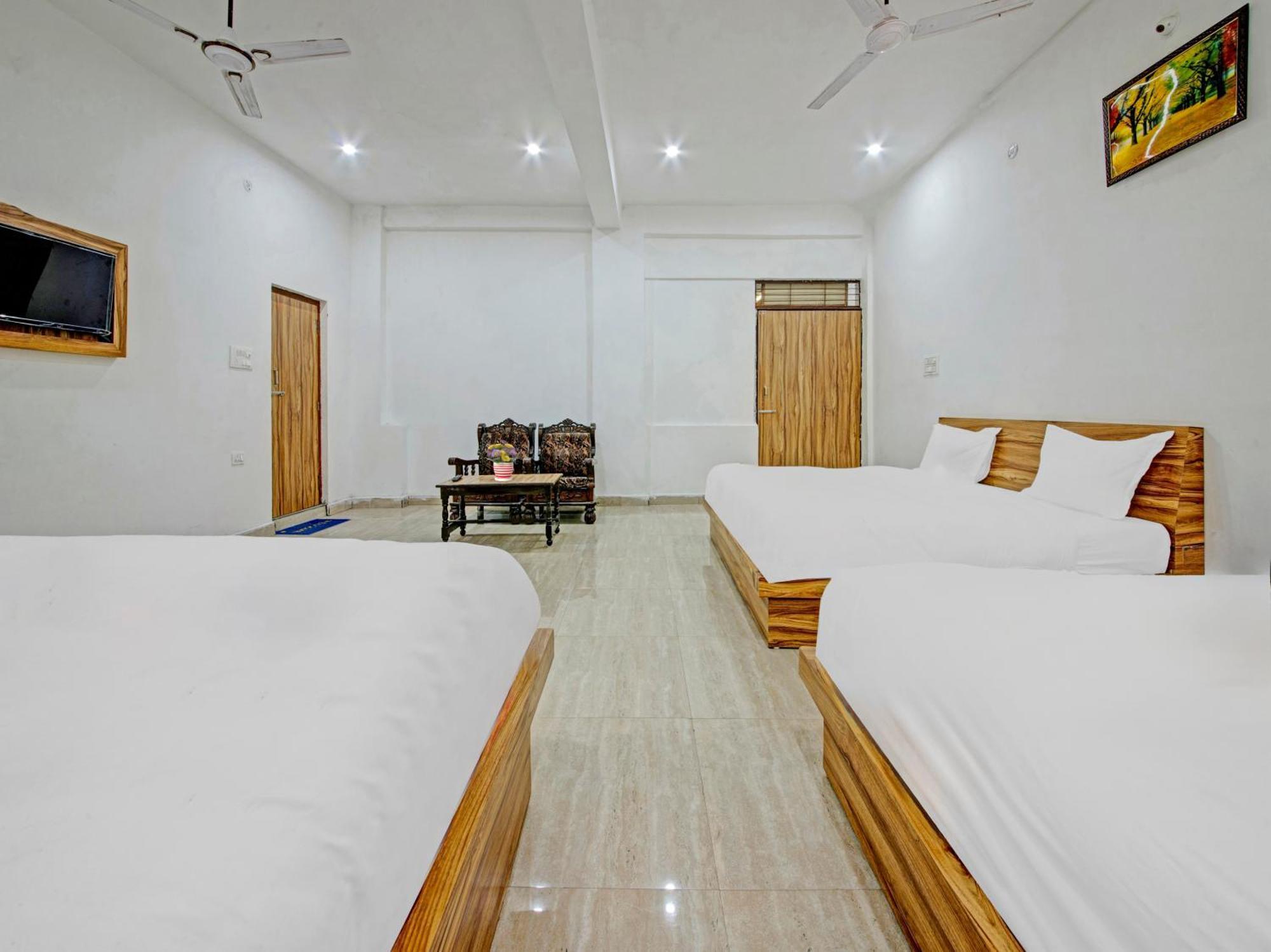 Hotel Kailasha Uttarkāshi Kültér fotó