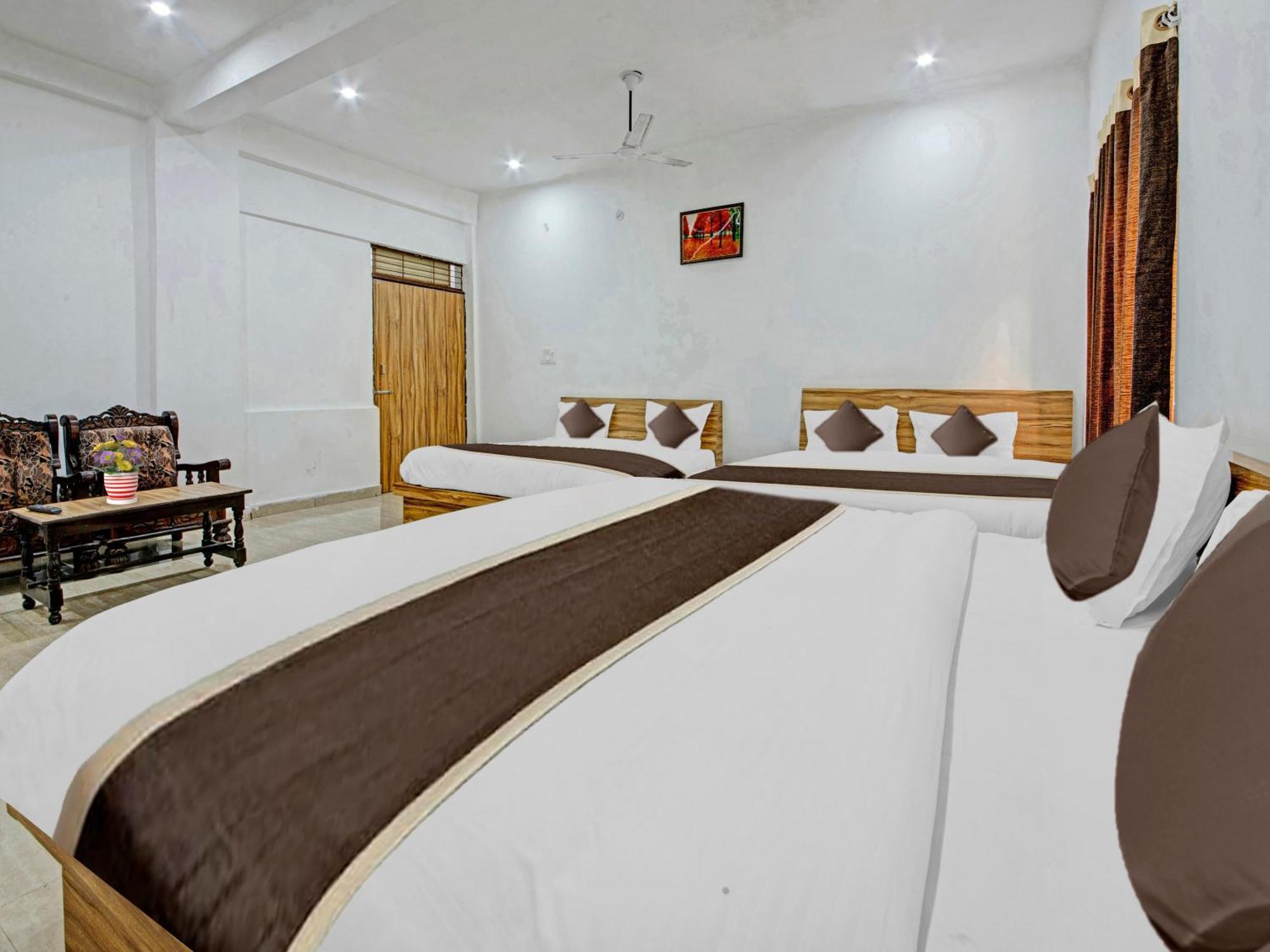 Hotel Kailasha Uttarkāshi Kültér fotó