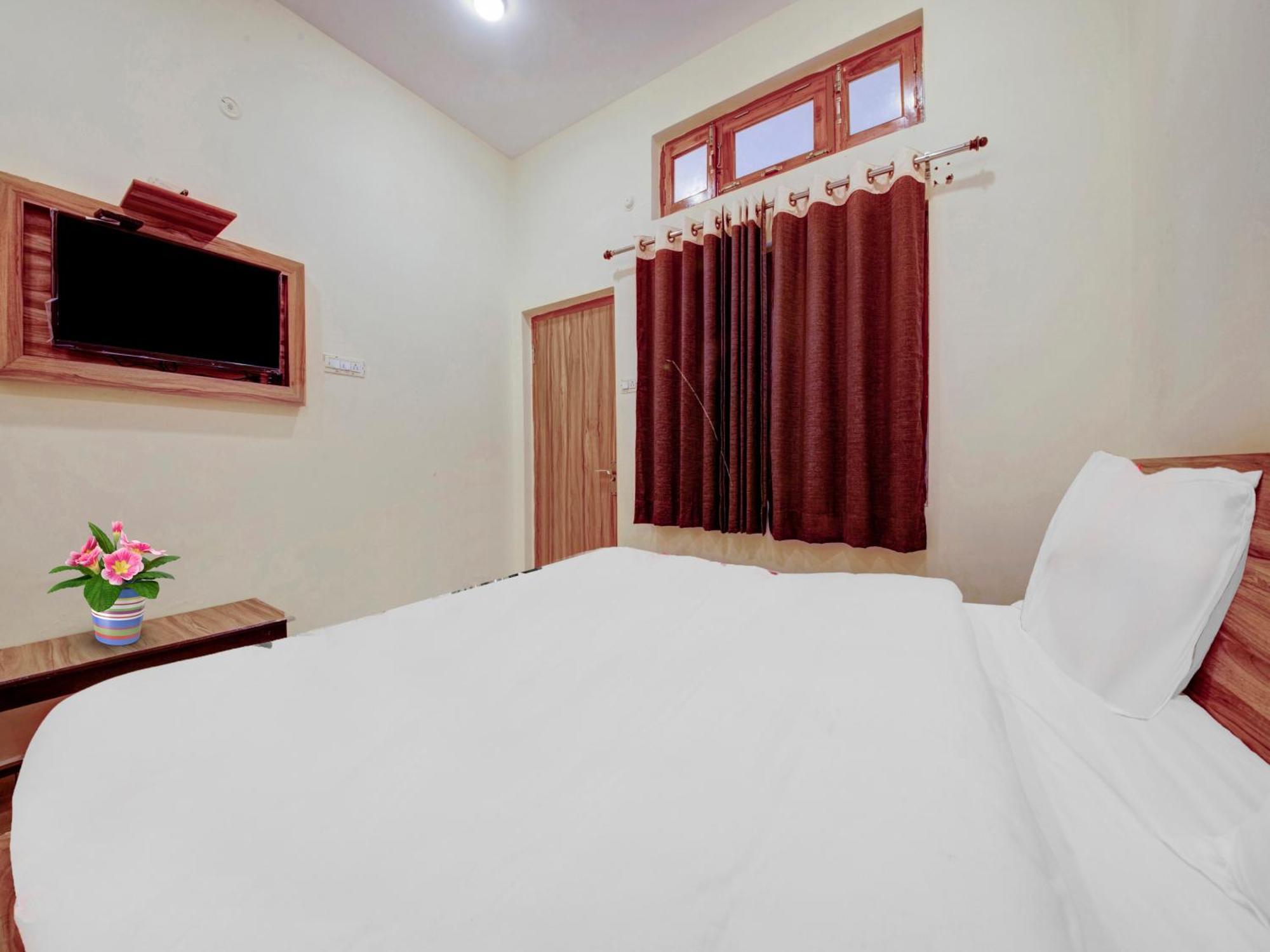 Hotel Kailasha Uttarkāshi Kültér fotó