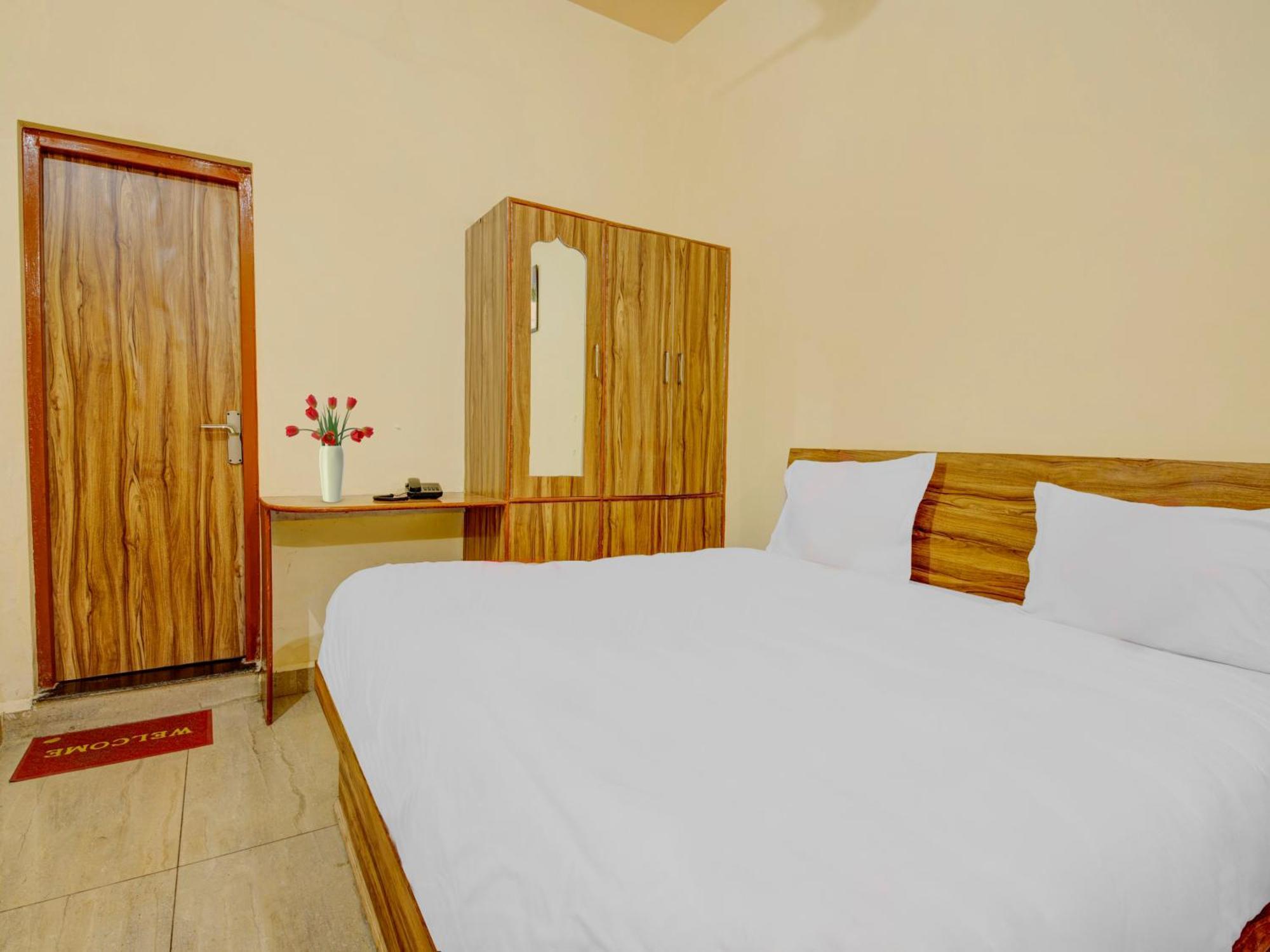 Hotel Kailasha Uttarkāshi Kültér fotó