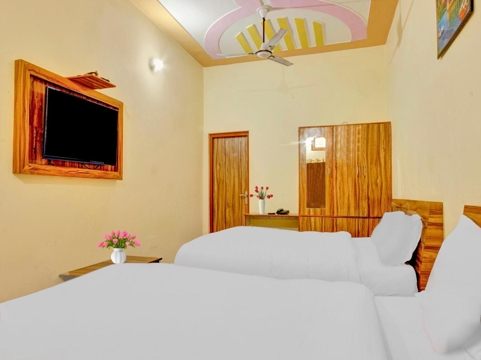 Hotel Kailasha Uttarkāshi Kültér fotó