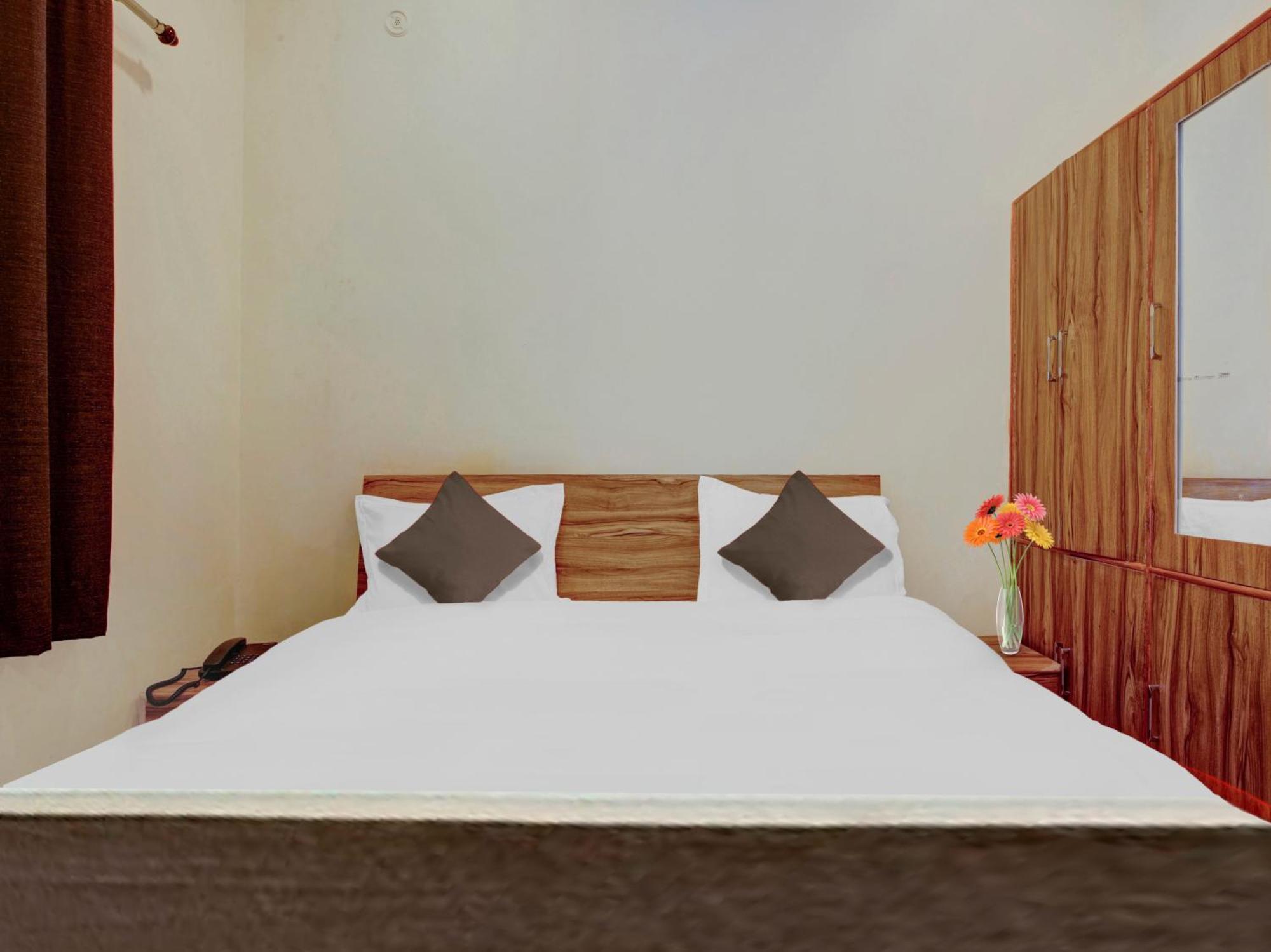 Hotel Kailasha Uttarkāshi Kültér fotó